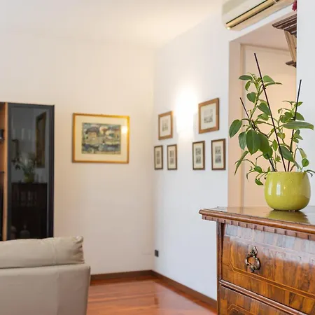 Flower - Royal Welcome Apartamento *